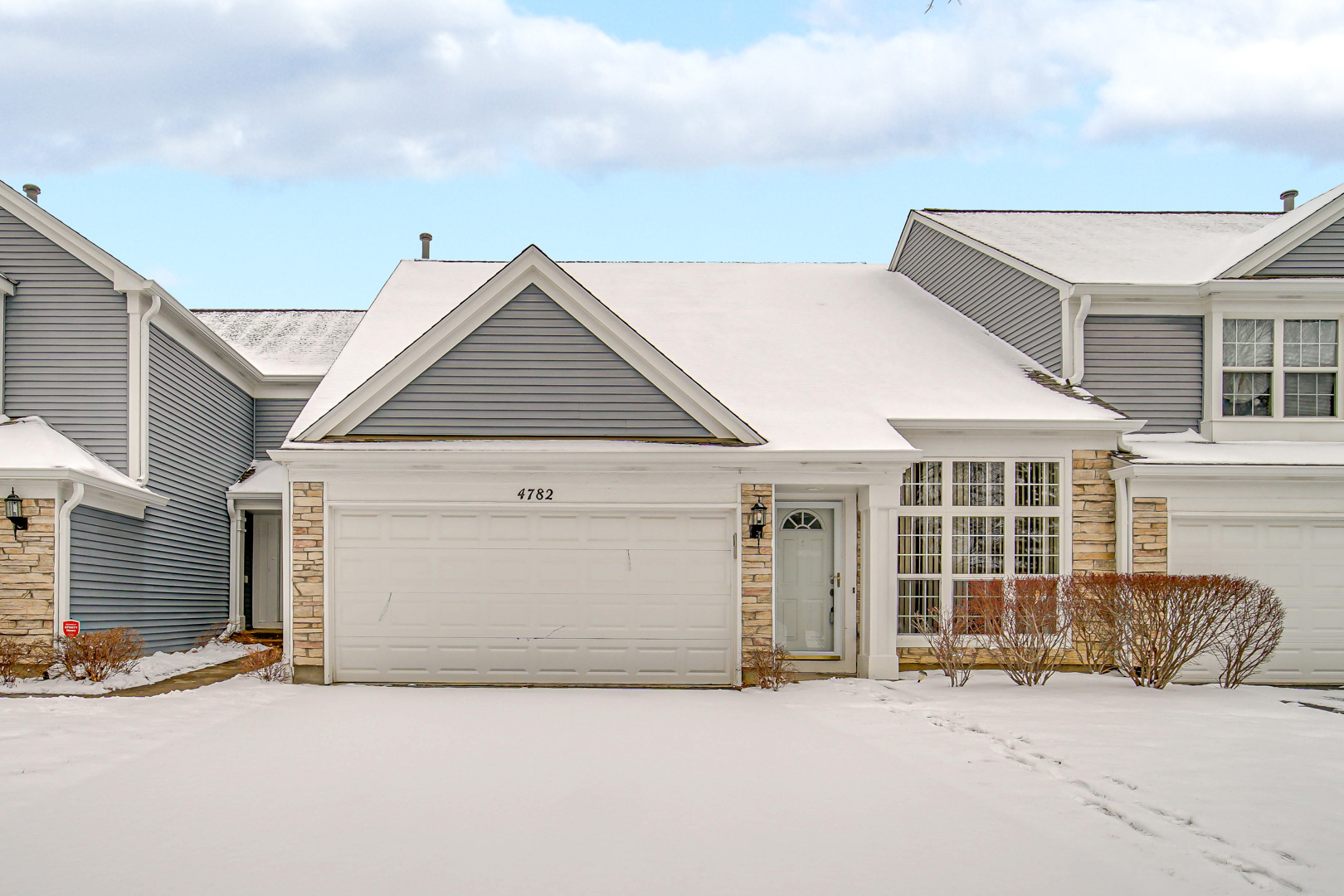 4782 AMBER Circle, Hoffman Estates, IL 60192