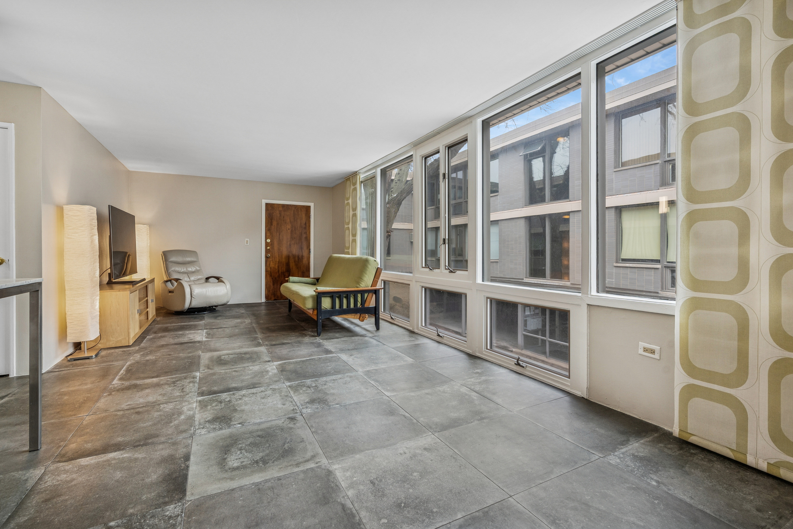 1044 Ontario Street, Oak Park, IL 60302