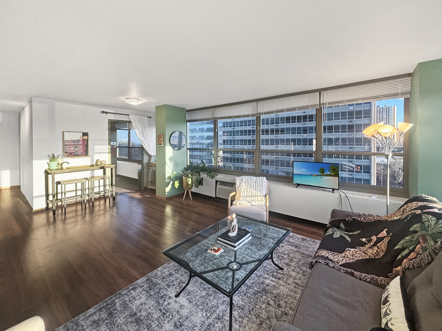 3550 Lake Shore Drive, Chicago, IL 60657
