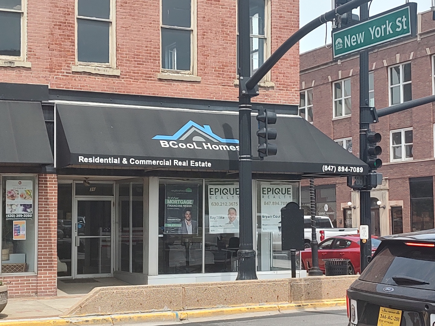 36 Broadway Avenue, Aurora, IL 60505