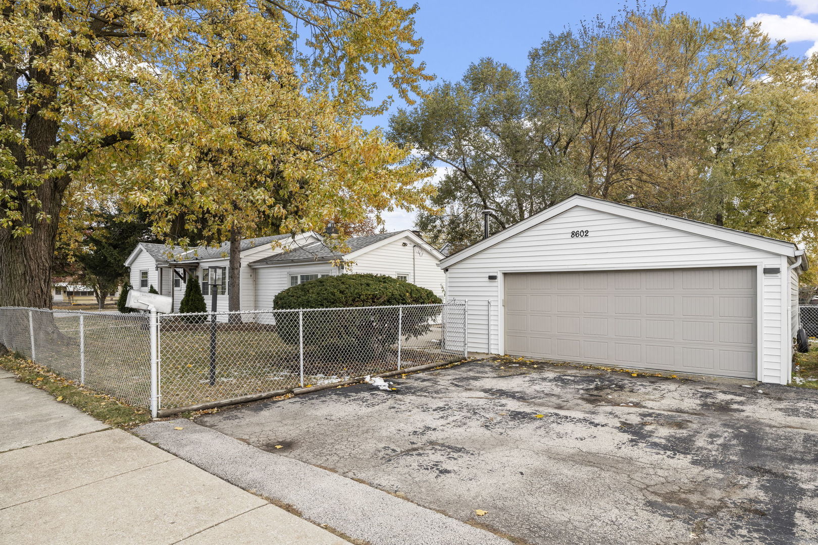 8602 Oak Park Avenue, Burbank, IL 60459