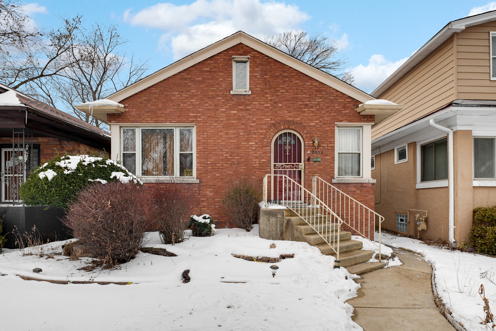 8054 Jeffery Boulevard, Chicago, IL 60617