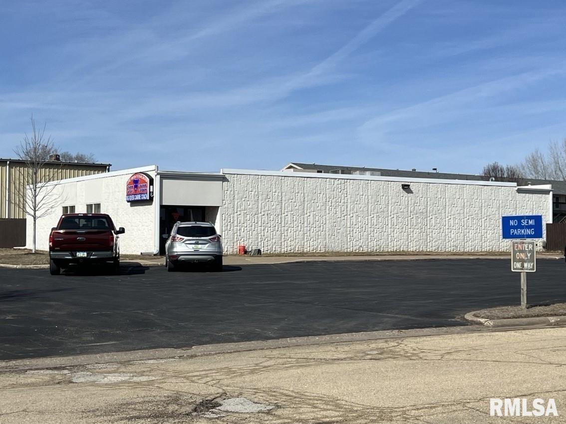 2740 17TH Street, Clinton, IA 52732