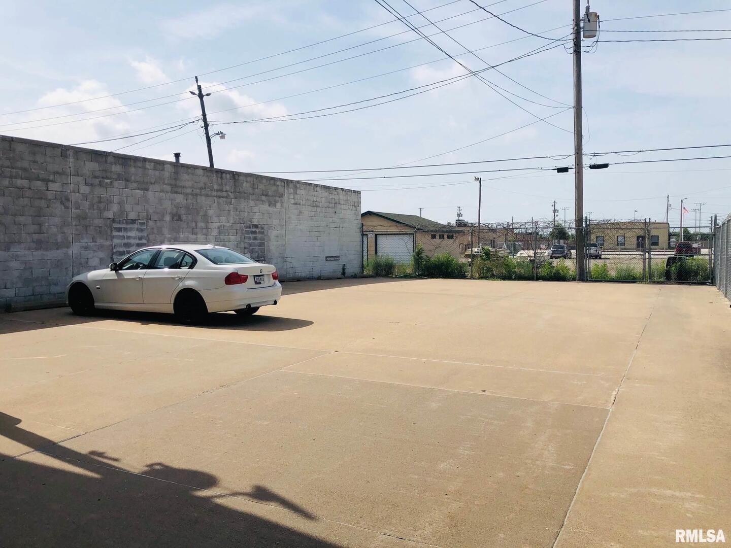 1115 3RD Street, Davenport, IA 52802