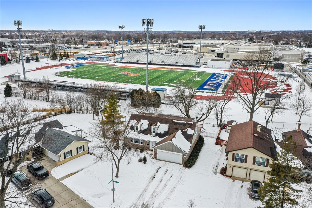 931 CANTERBURY Drive, Schaumburg, IL 60195