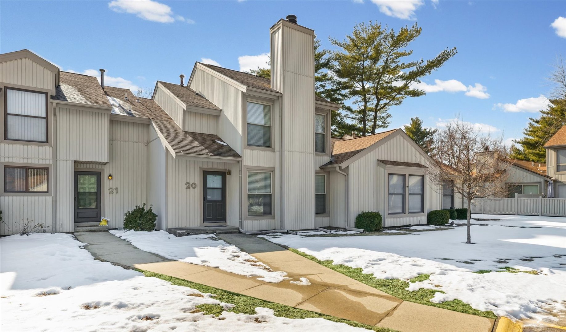 20 Colony West Drive, Champaign, IL 61820