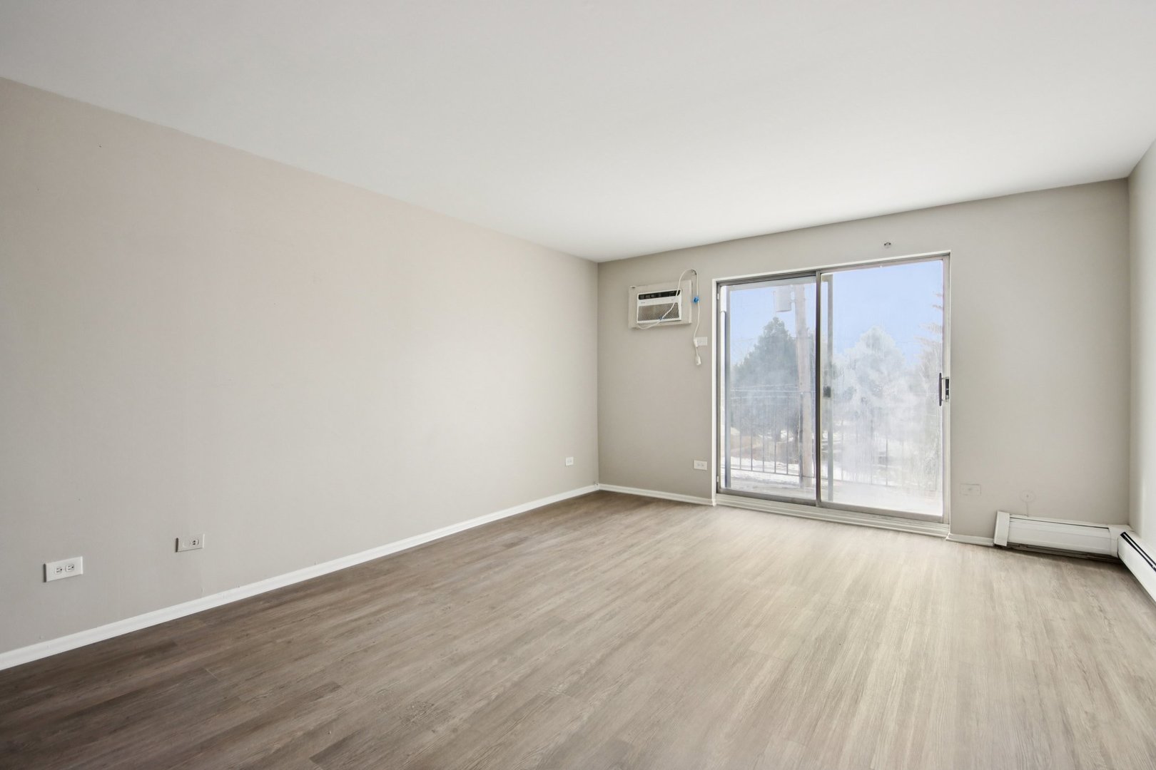 1111 Bloomingdale Road, Glendale Heights, IL 60139