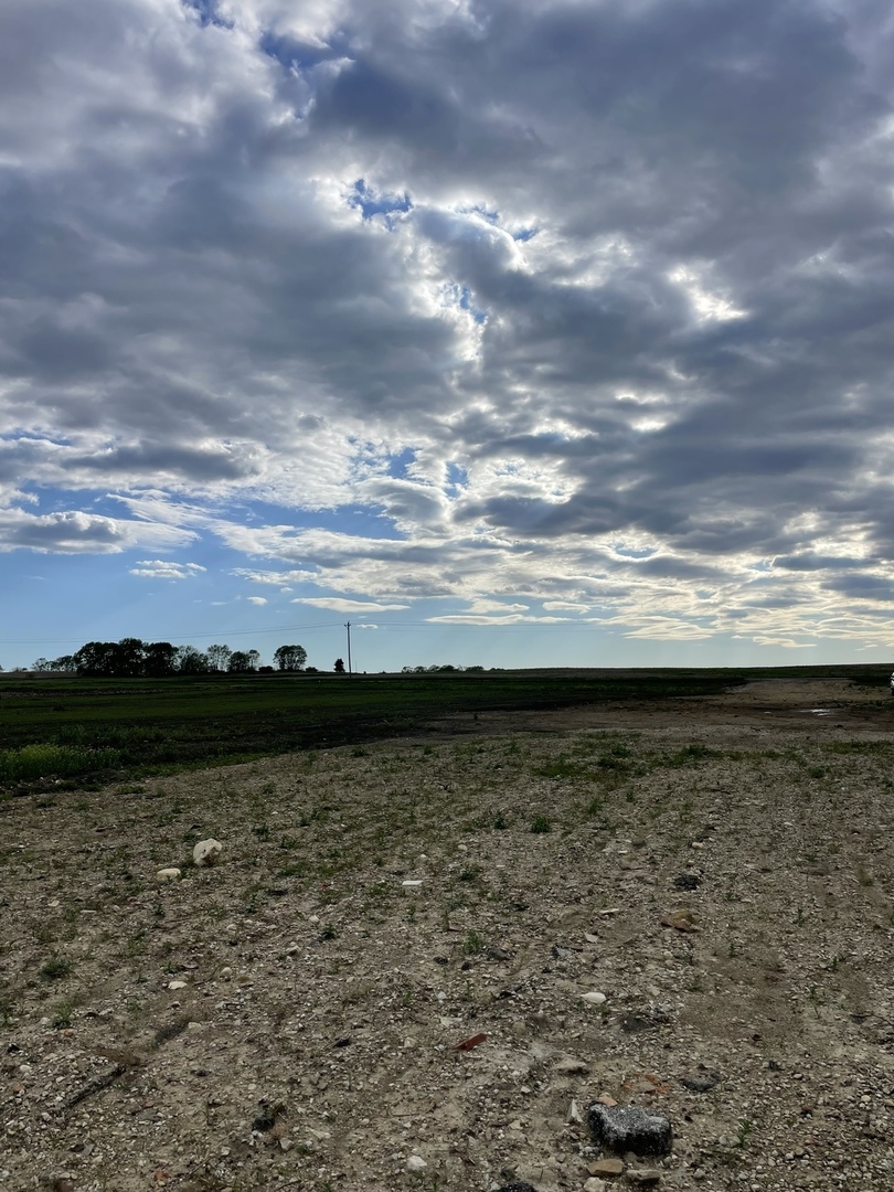 14900 County Line Road, Newark, IL 60541