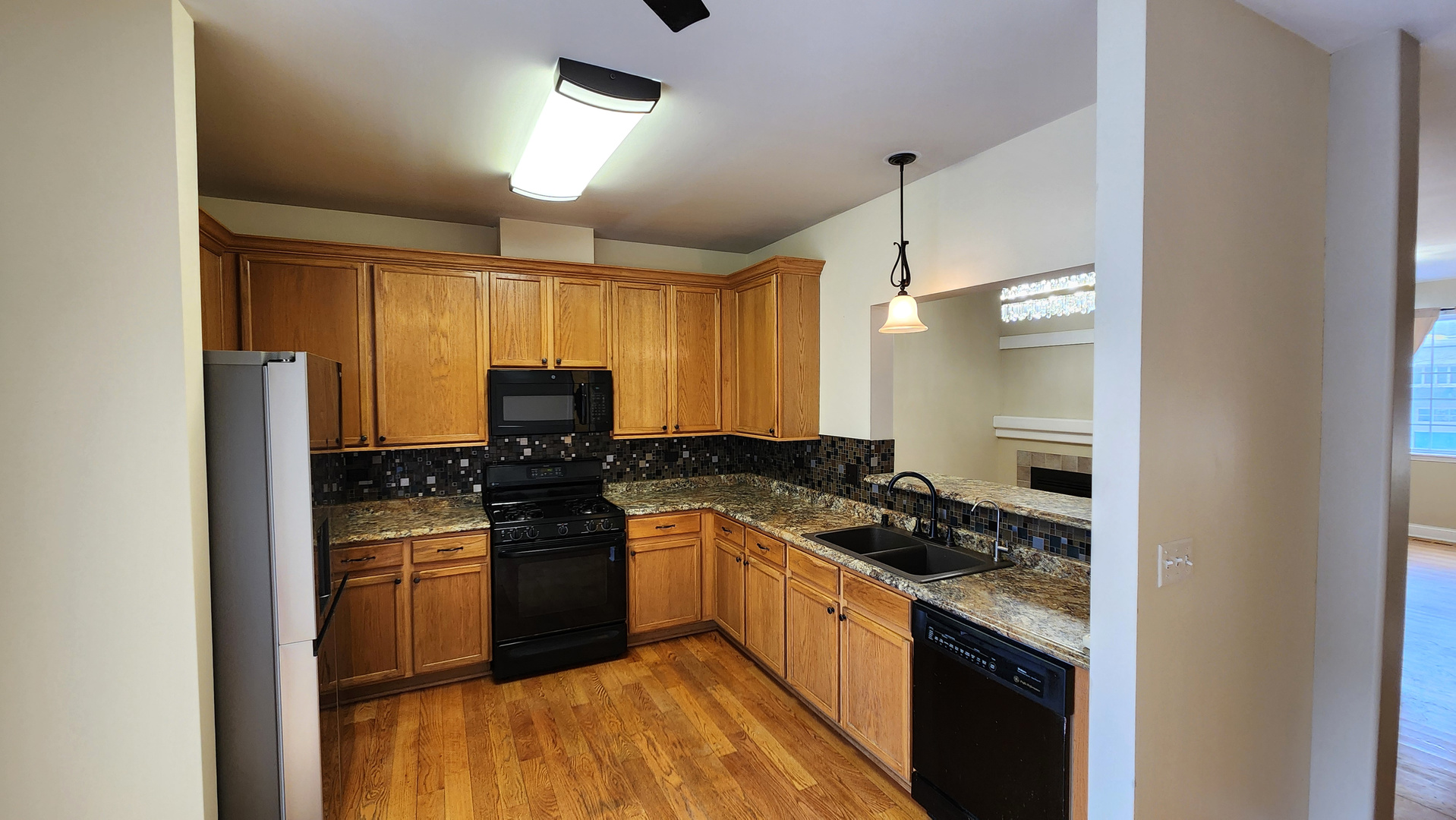 2325 Twilight Drive, Aurora, IL 60503