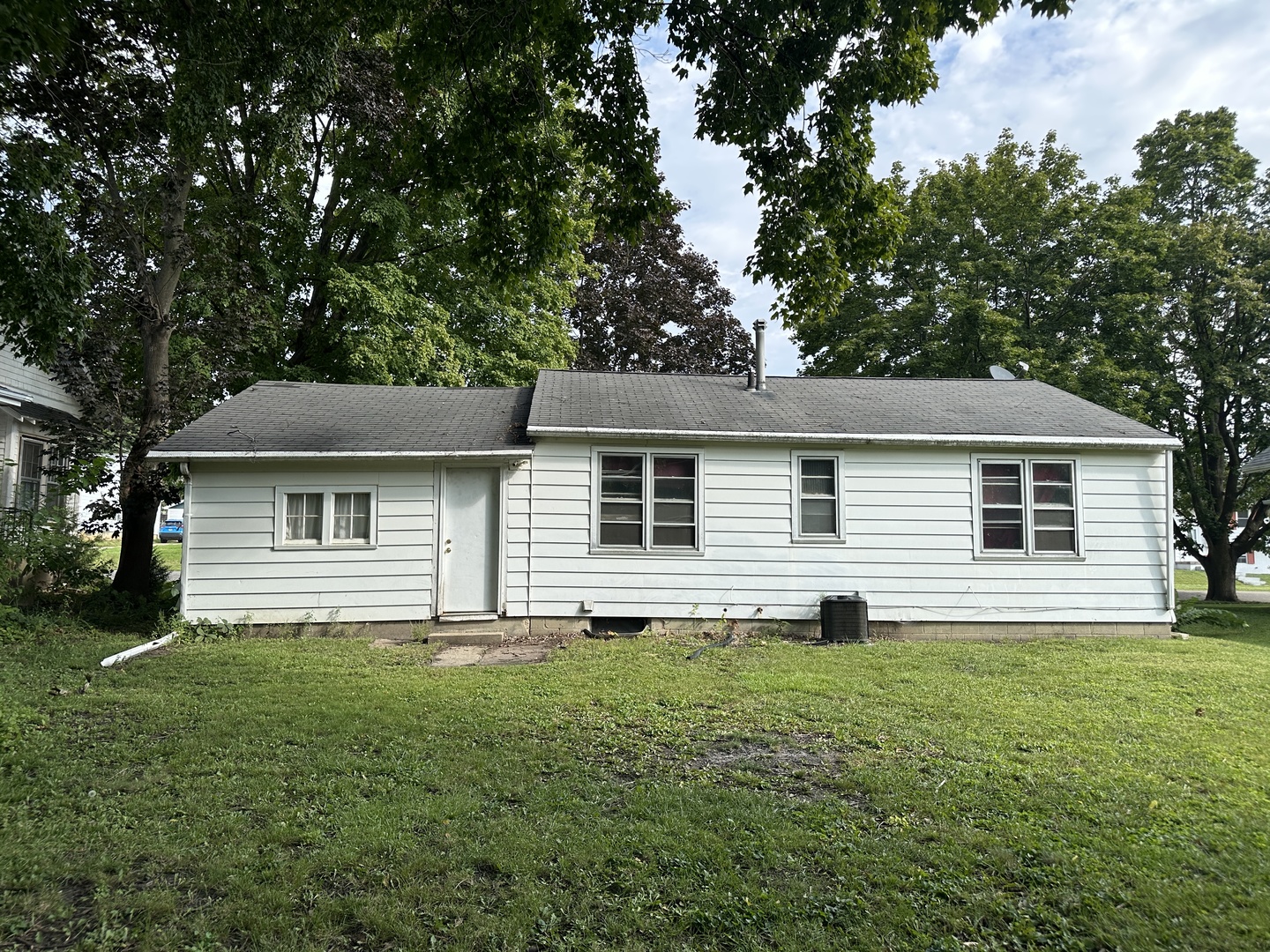 627 Homer, Freeport, IL 61032