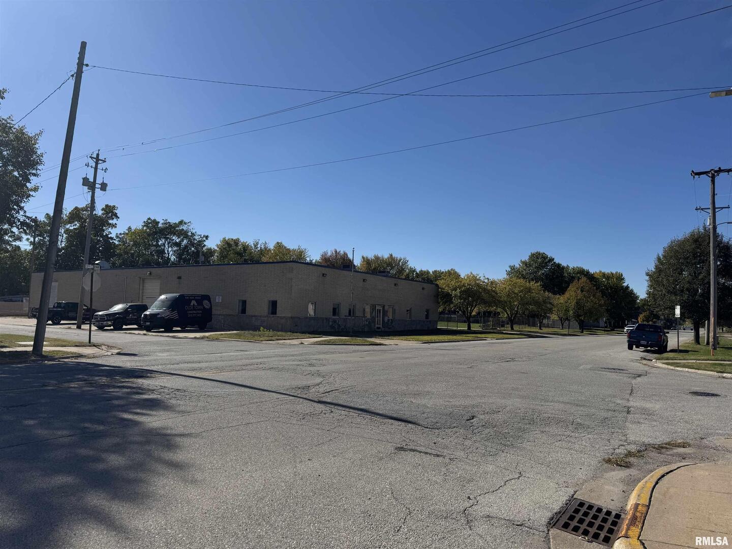 1228 3RD Avenue, Rock Island, IL 61201