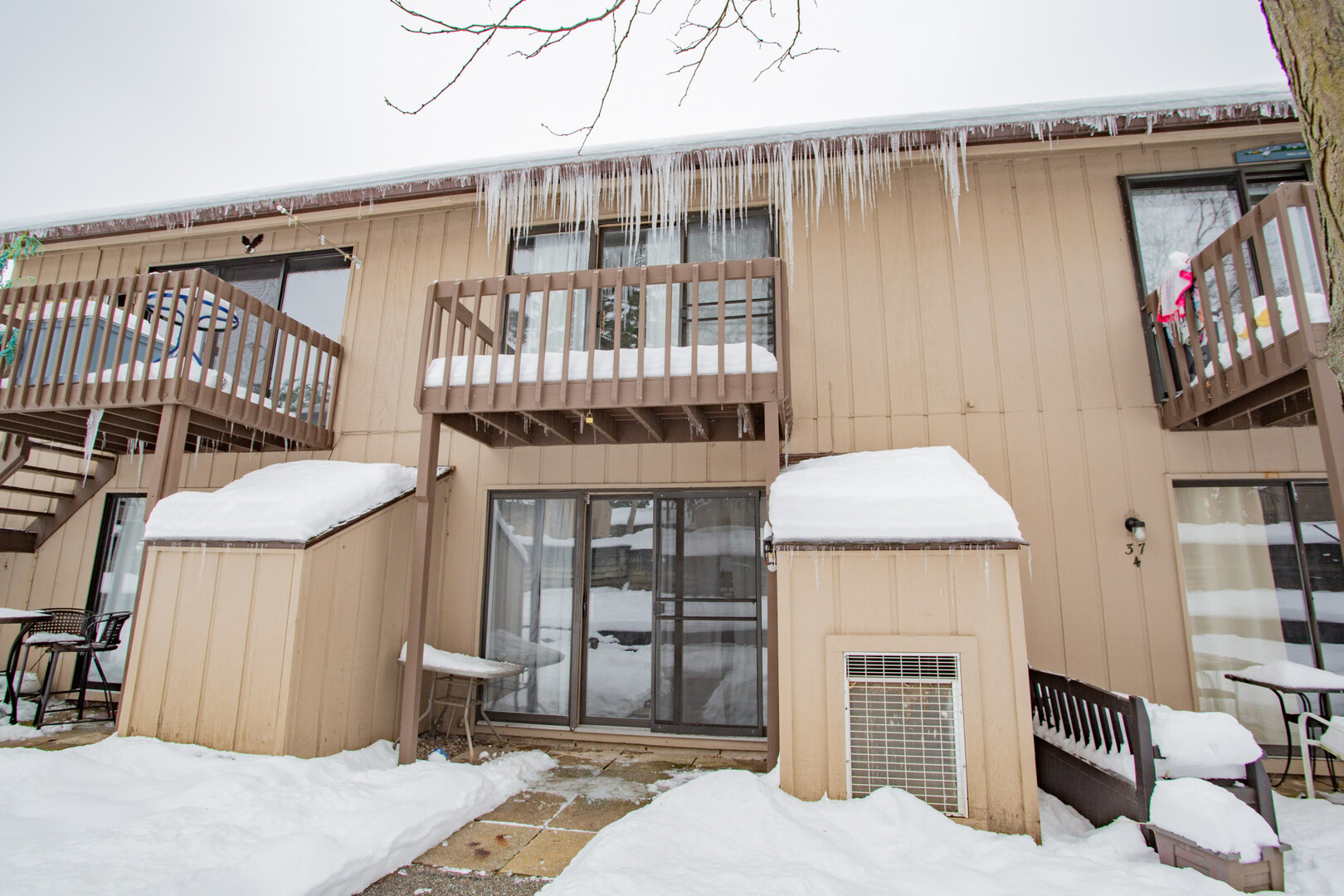 37 Bermuda Colony, Fox Lake, IL 60020