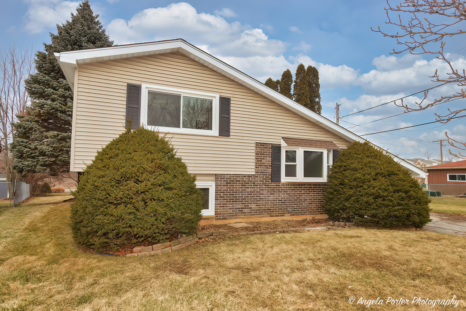 202 Dearborn Court, Lake Zurich, IL 60047