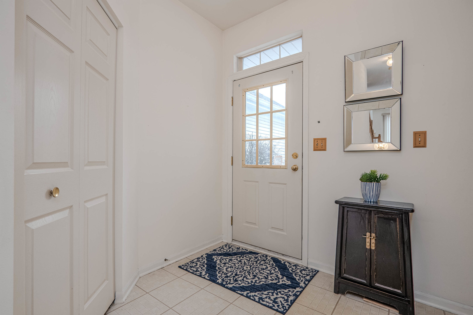 1452 Walnut Hill Avenue, St. Charles, IL 60174