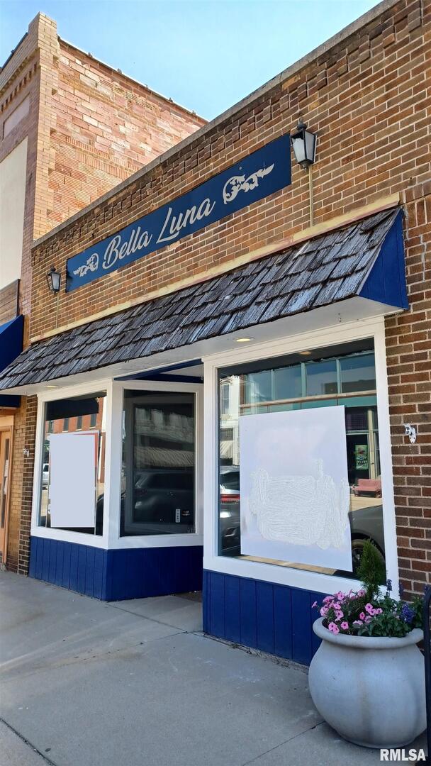 1113 4TH Street, Fulton, IL 61252