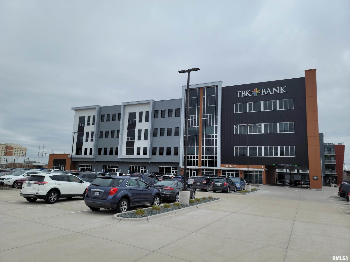 1521 GRANT Street, Bettendorf, IA 52722