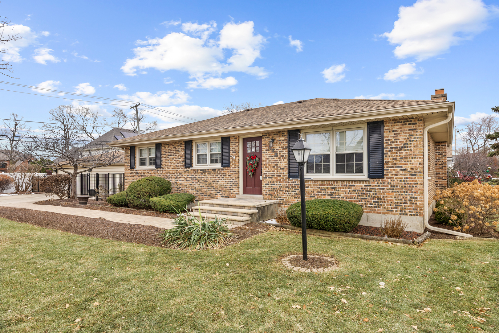 132 Gladys Avenue, Elmhurst, IL 60126