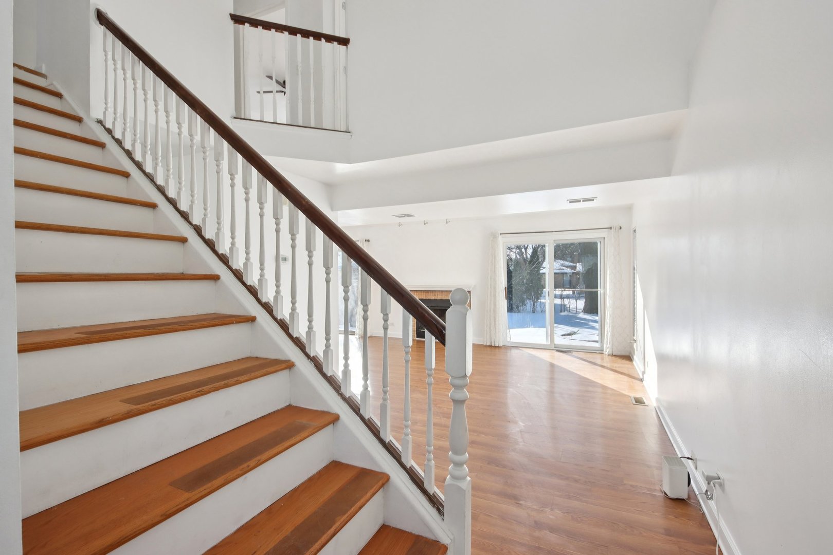 183 ALGONQUIN Road, Des Plaines, IL 60016