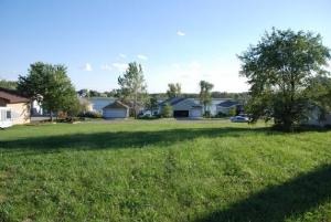 203 Candlewick Drive, Poplar Grove, IL 61065