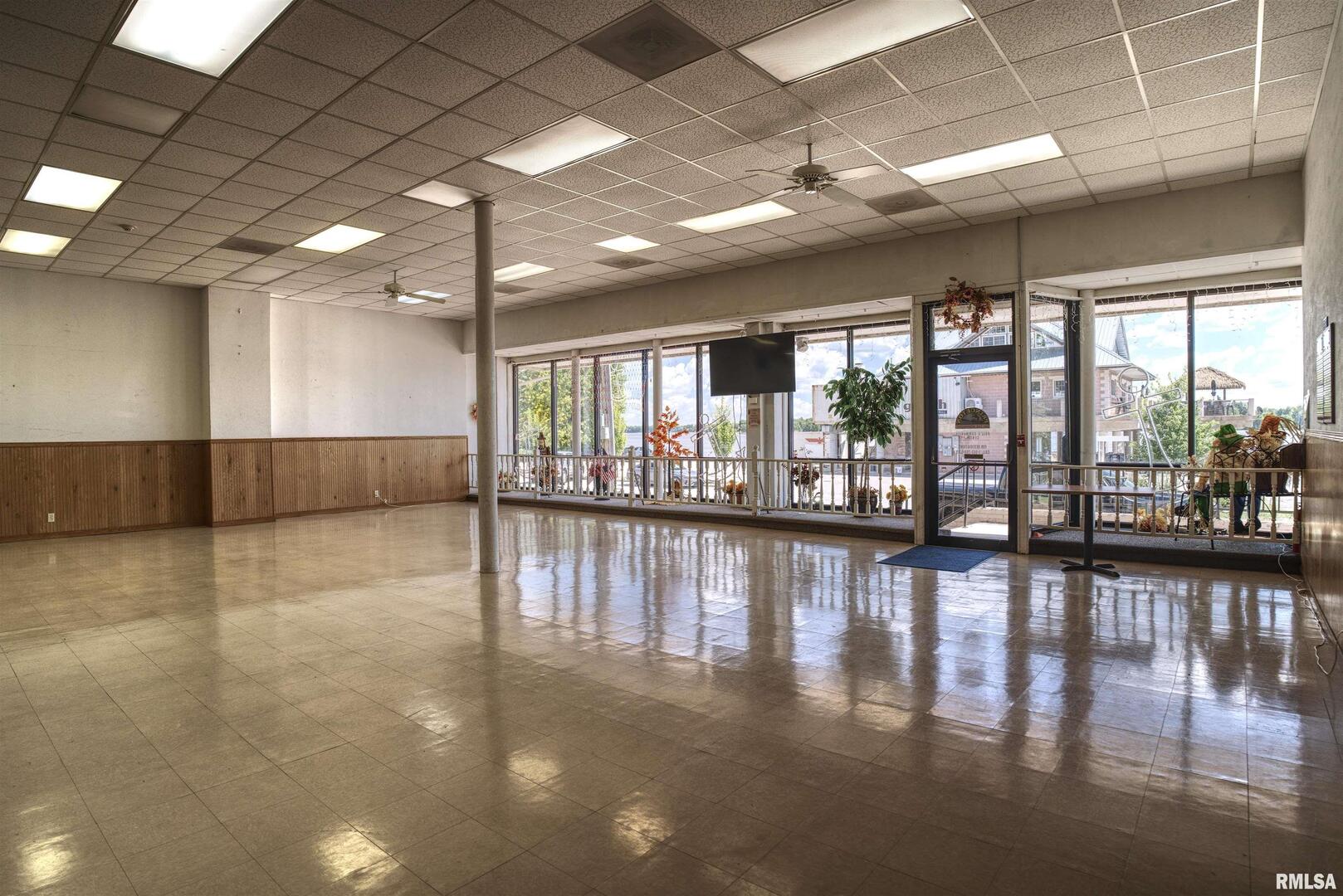 428 RIVER Drive, Princeton, IA 52768