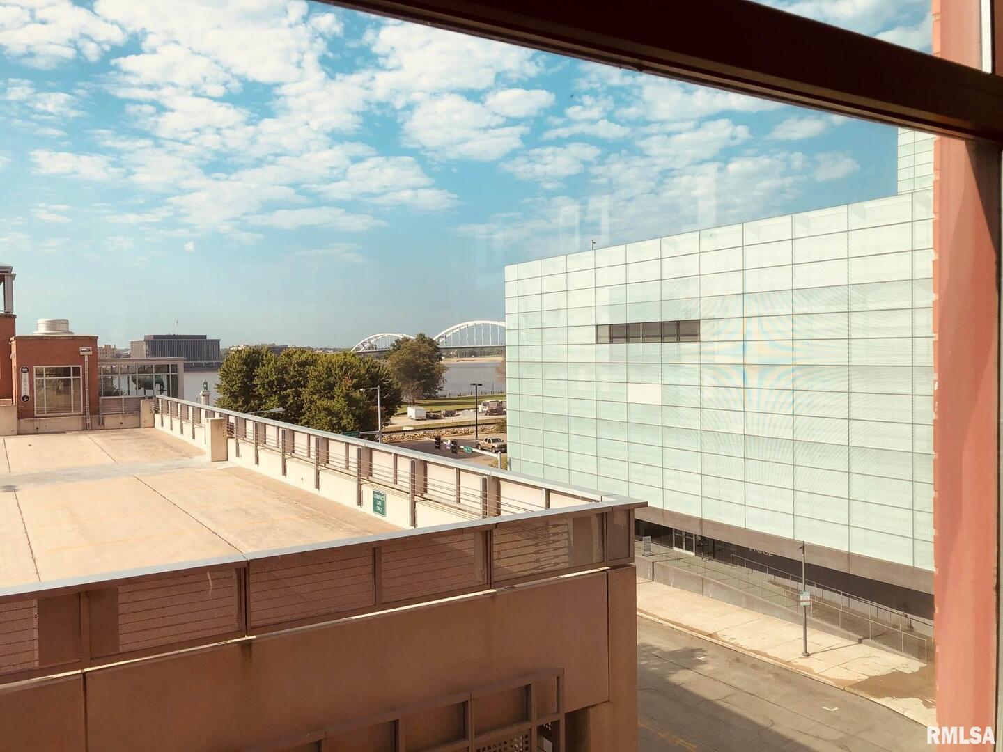 131 2ND Street, Davenport, IA 52801