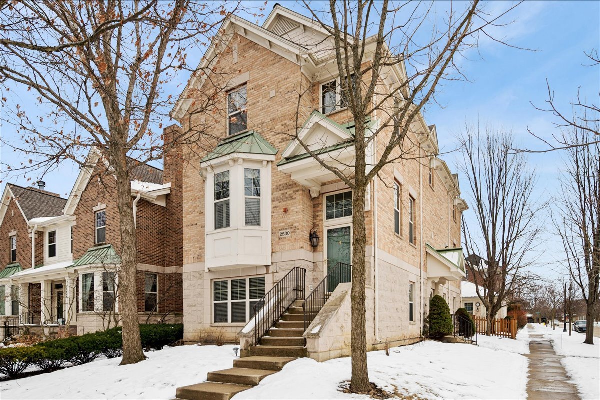 2230 Goldenrod Lane, Glenview, IL 60026
