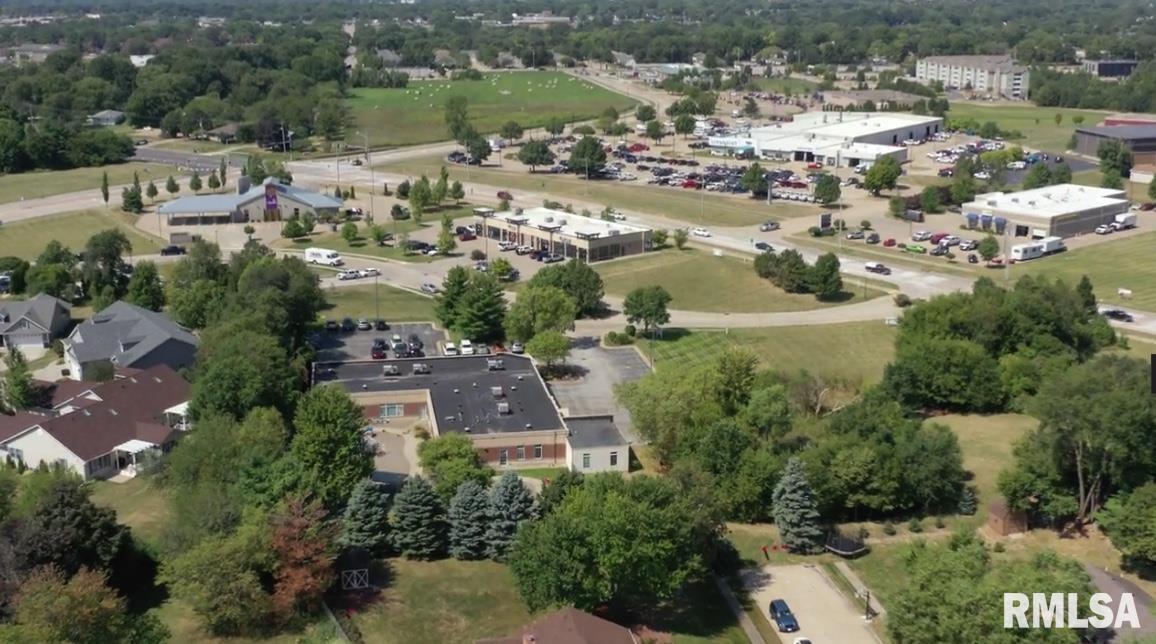 3280 RIDGE Point, Bettendorf, IA 52722