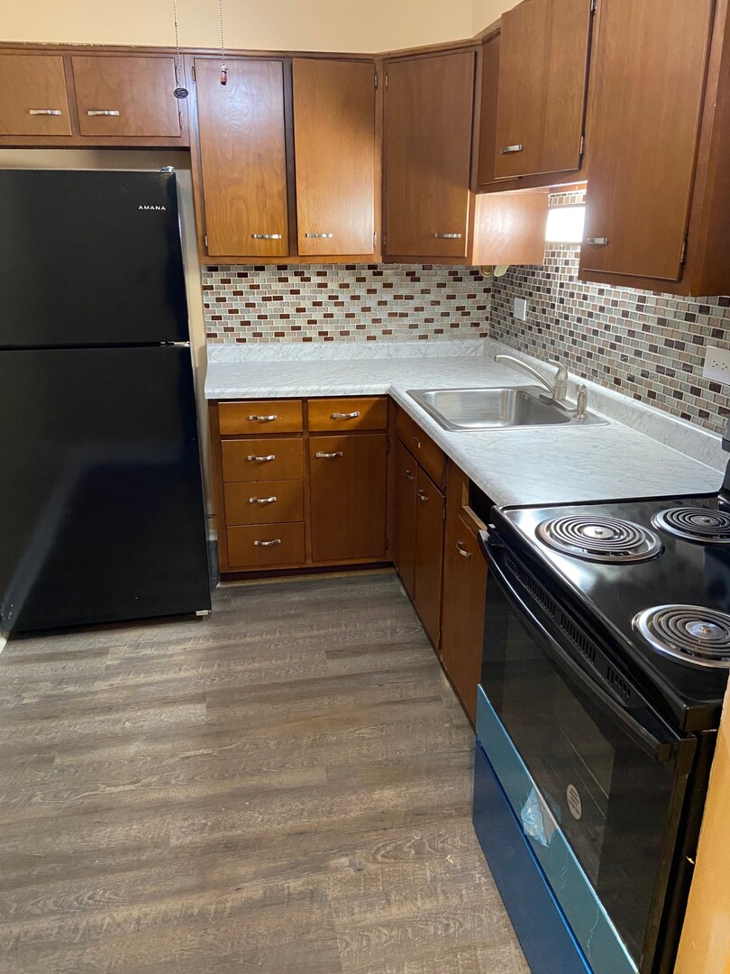 8541 Lotus Avenue, Skokie, IL 60077