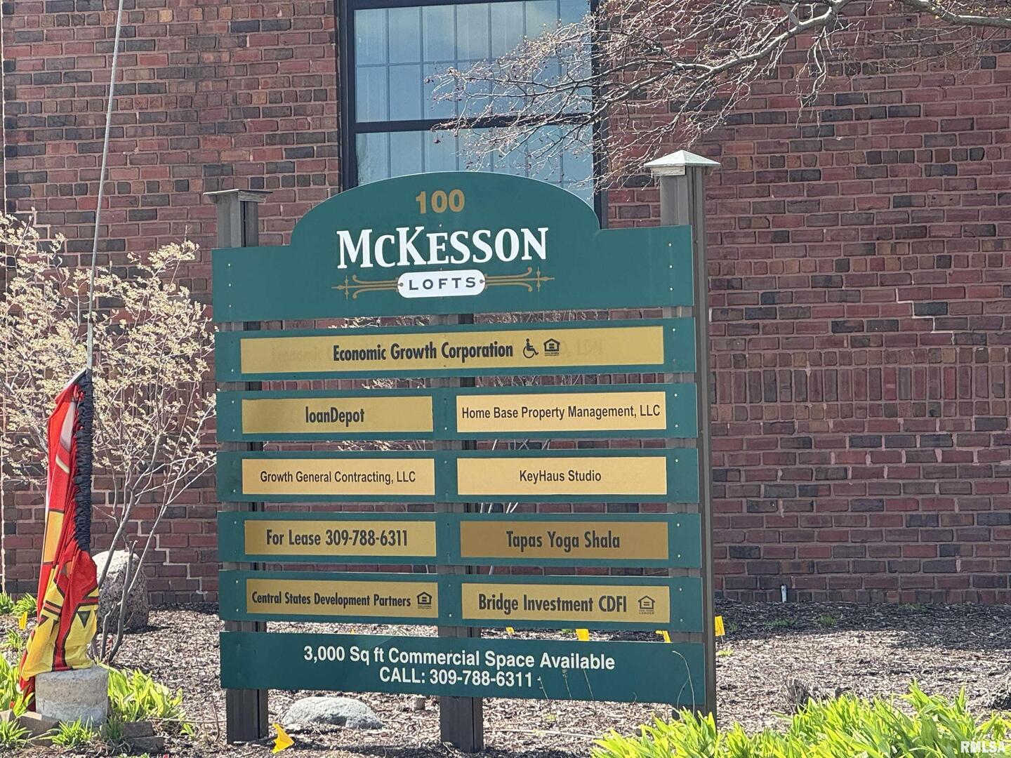 100 19TH Street, Rock Island, IL 61201