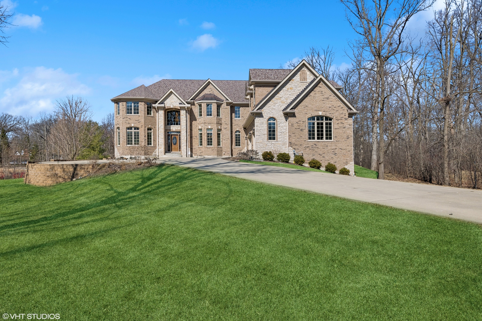 7 Preston Court, Lincolnshire, IL 60069