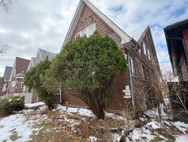 10404 Emerald Avenue, Chicago, IL 60628