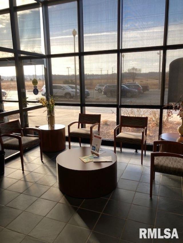 2117 STATE Street, Bettendorf, IA 52722