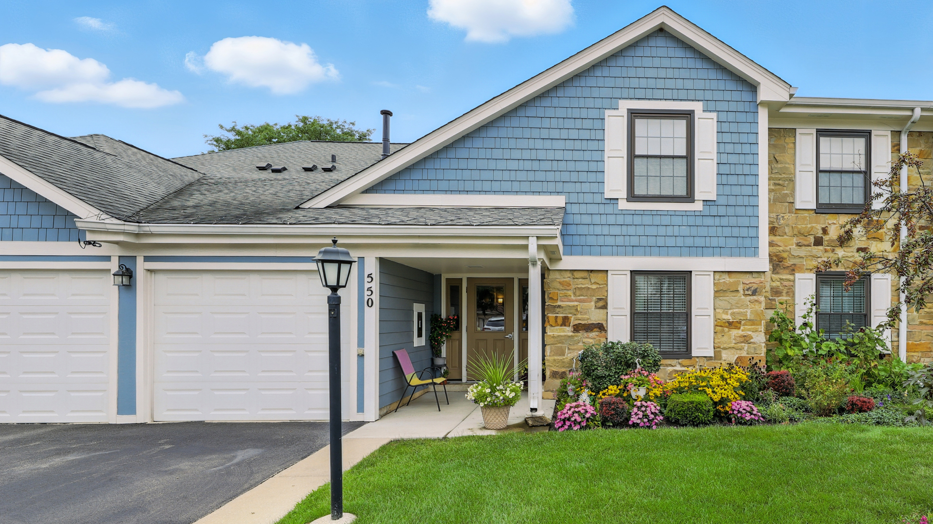 550 Greystone Lane, Wheeling, IL 60090