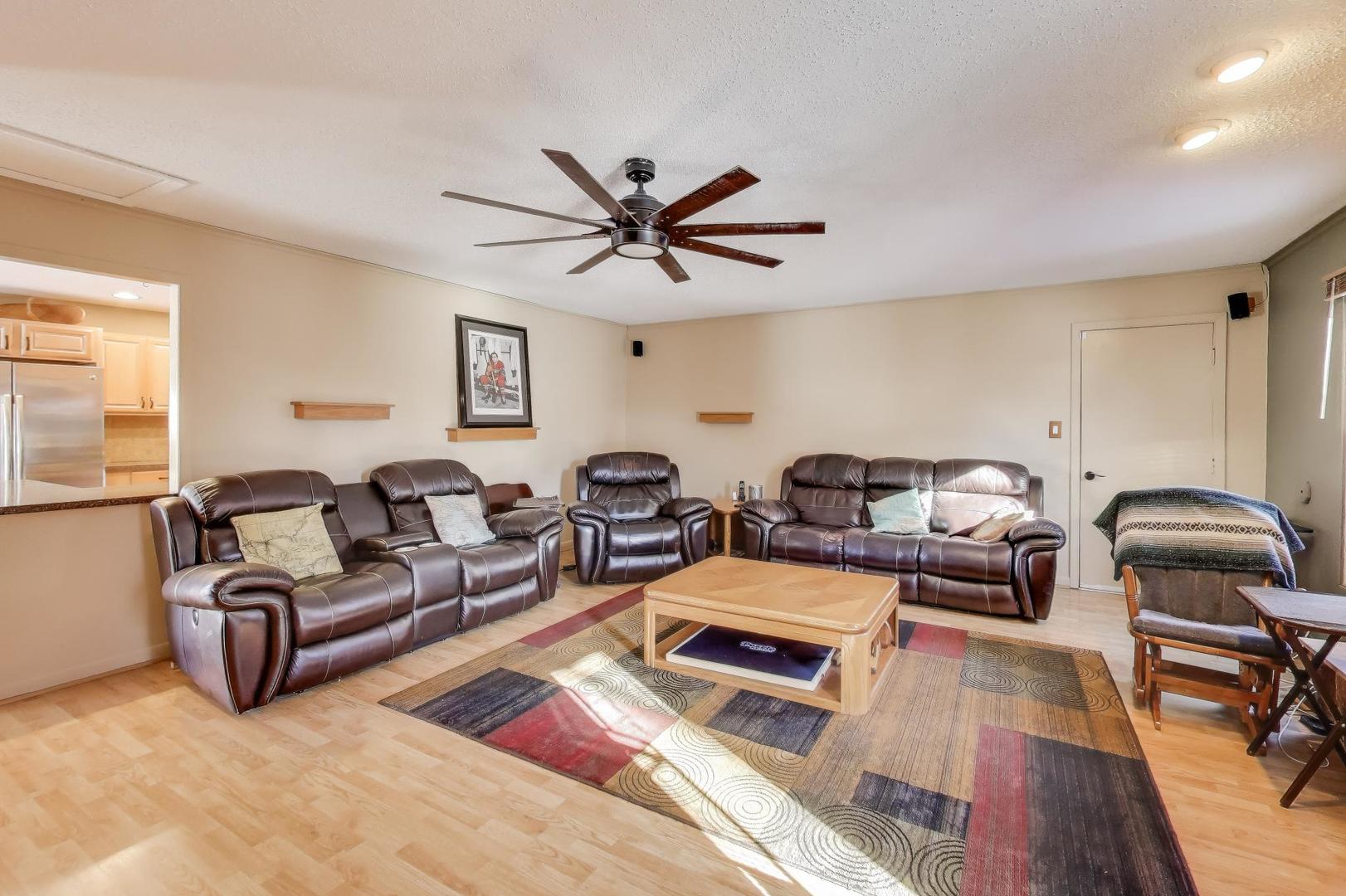 462 Longwood Drive, Buffalo Grove, IL 60089