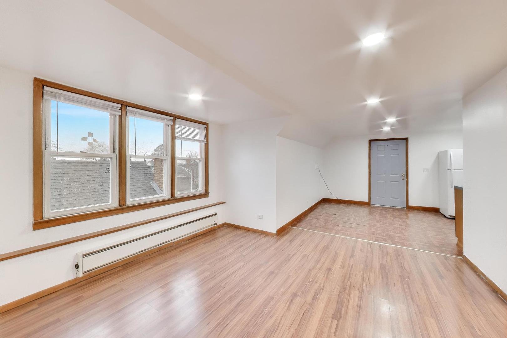 5150 Carmen Avenue, Chicago, IL 60630