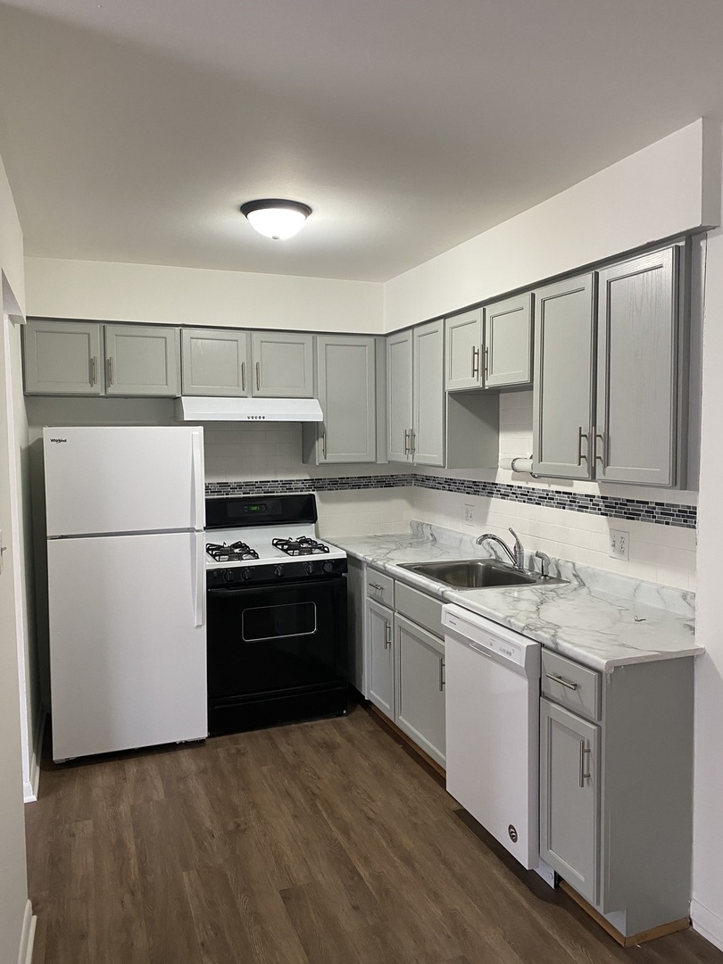 10S473 Echo Lane, Willowbrook, IL 60527