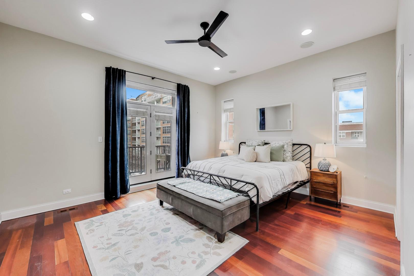 1169 Madison Street, Chicago, IL 60607