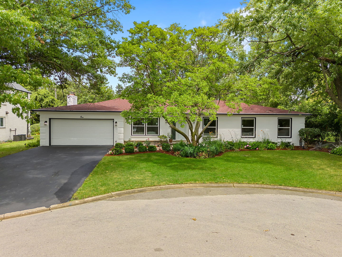 1 Camberley Court, Hinsdale, IL 60521