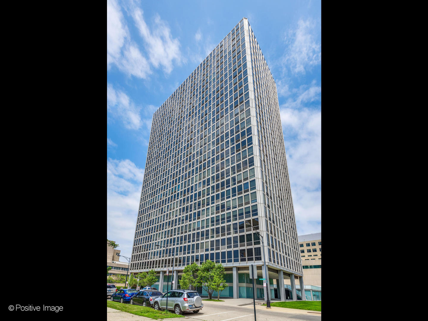 330 Diversey Parkway, Chicago, IL 60657