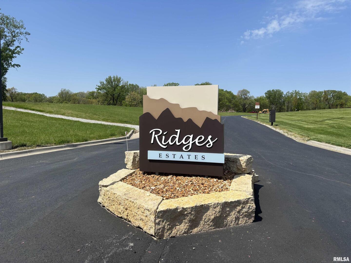 601 6TH Street, Coal Valley, IL 61240