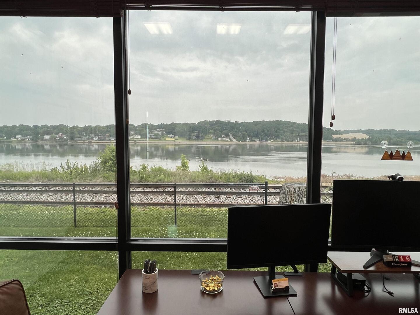 215 & 219 MAIN Street, Port Byron, IL 61275