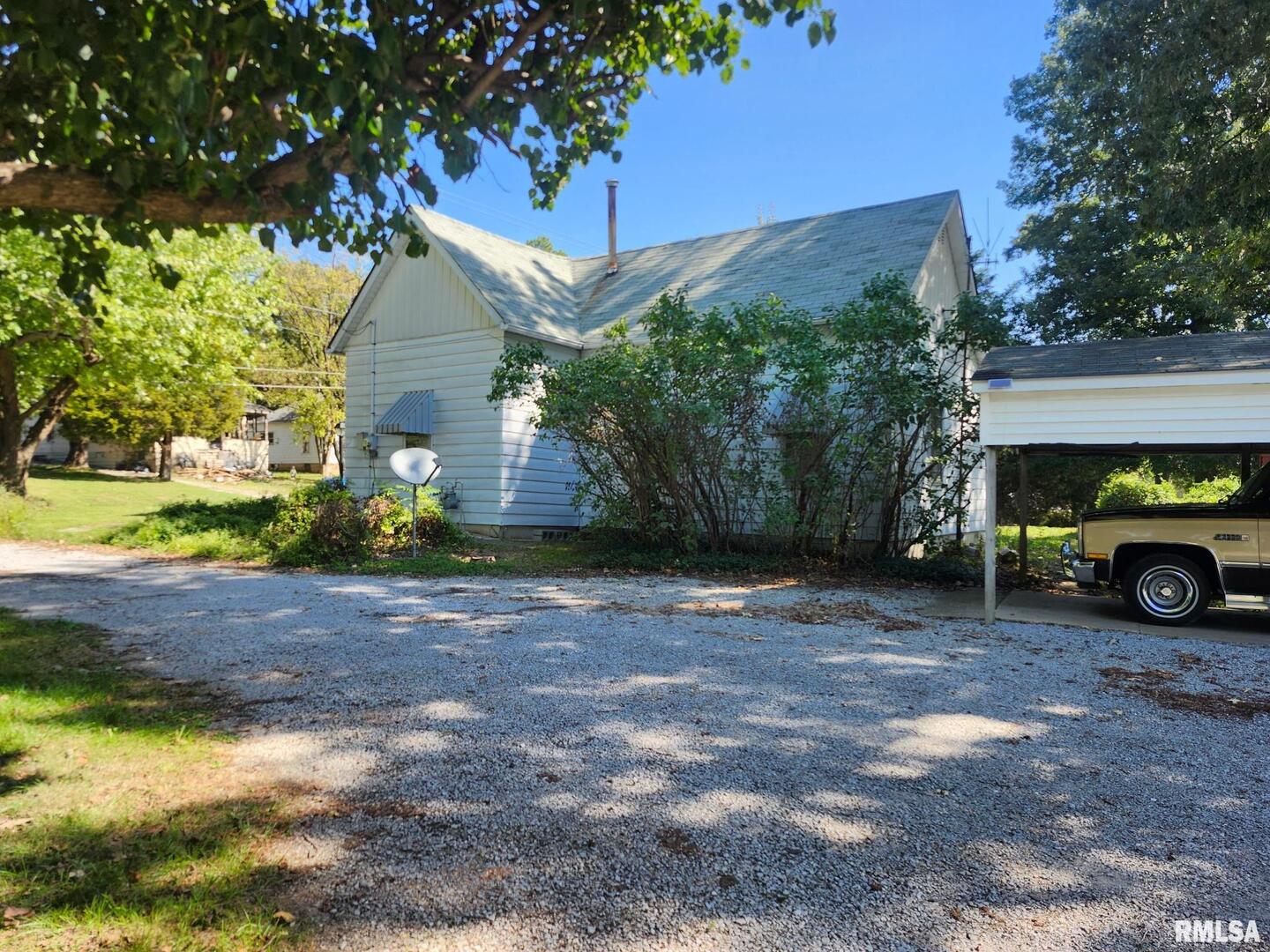 4760 RALEIGH Road, Eldorado, IL 62930