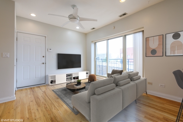 2836 Dawson Avenue, Chicago, IL 60618