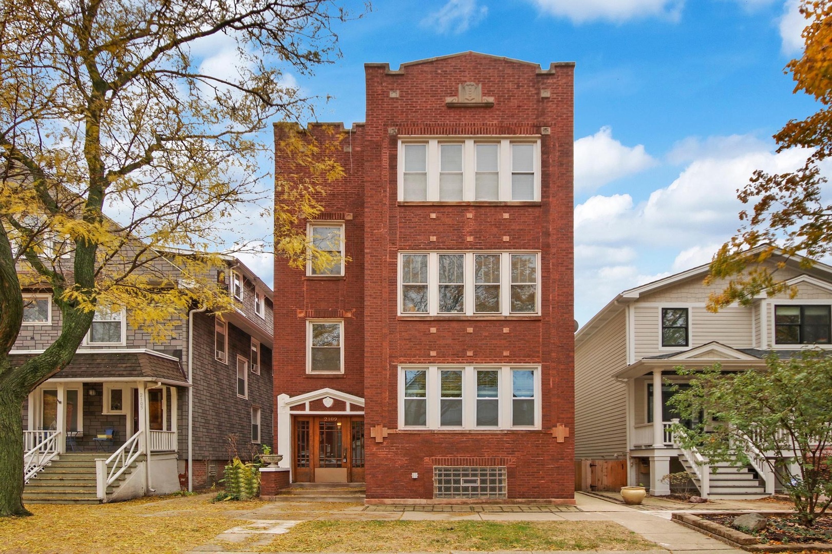 2109 Eastwood Avenue, Chicago, IL 60625