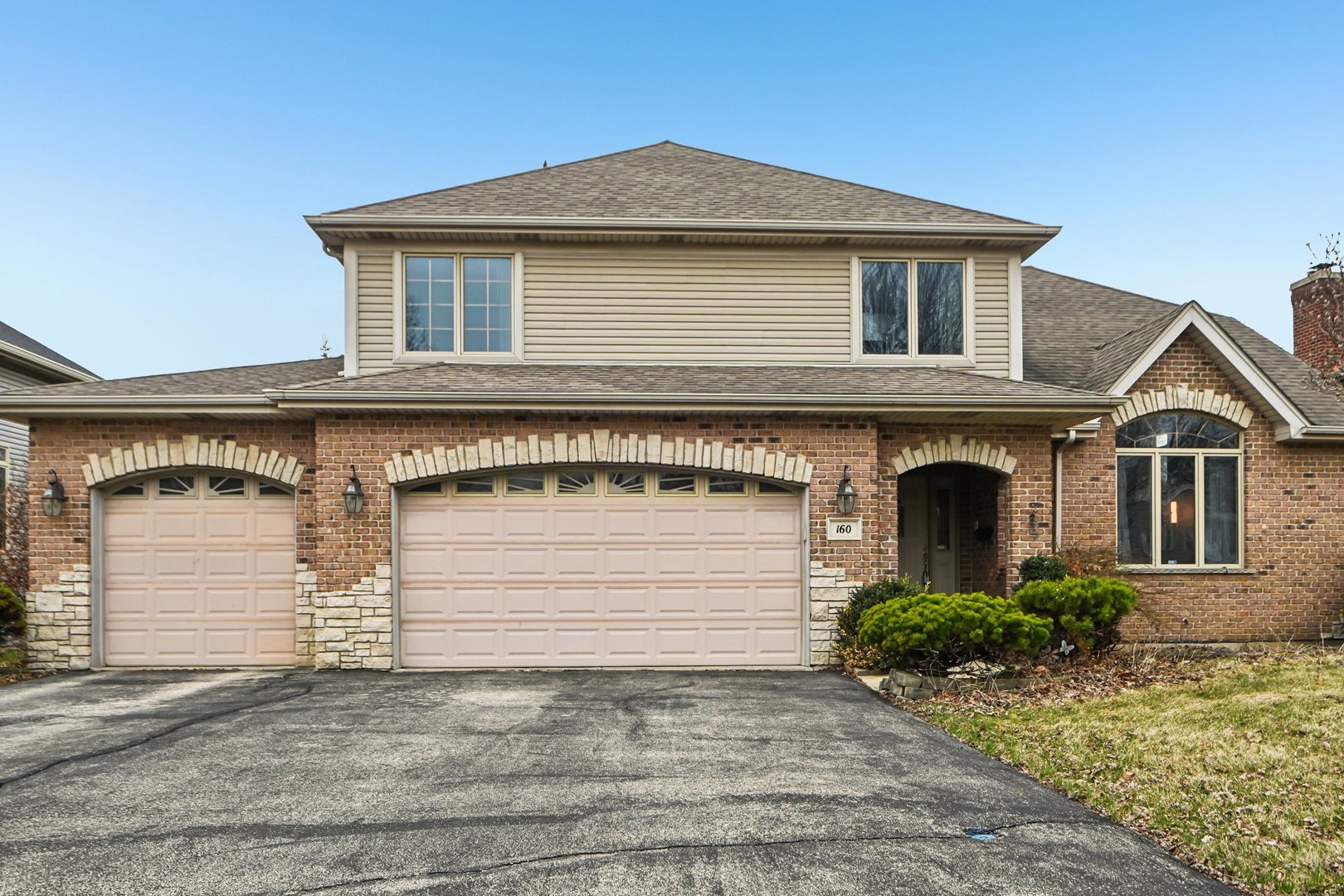 160 Lincoln Street, Roselle, IL