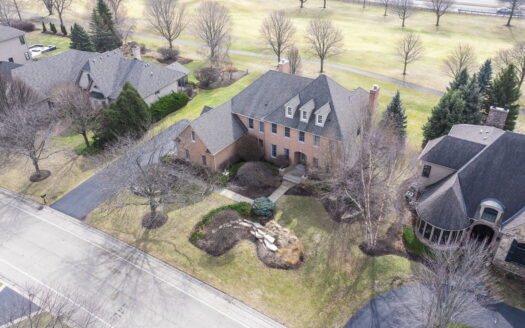 121 Boulder Drive, Lake In The Hills, IL