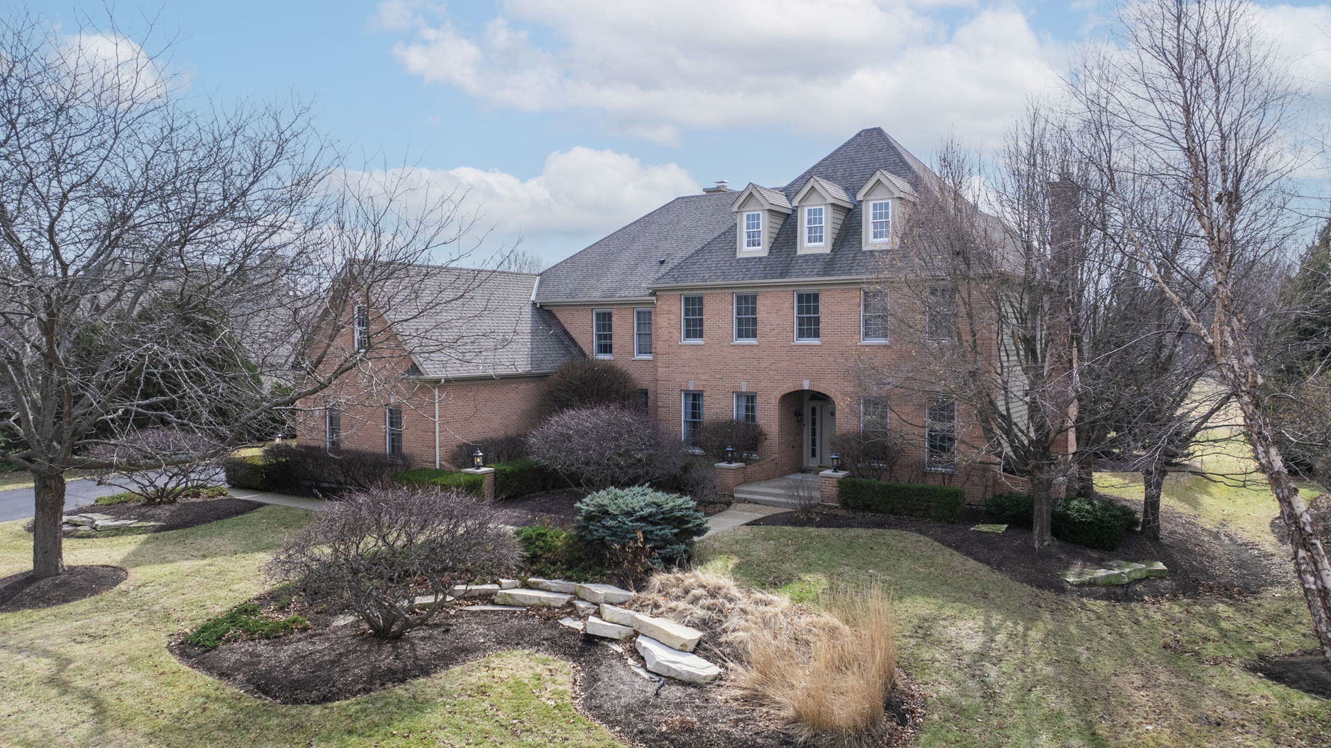 121 Boulder Drive, Lake In The Hills, IL