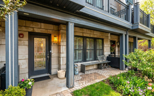 3024 W Newport Avenue, Chicago, IL