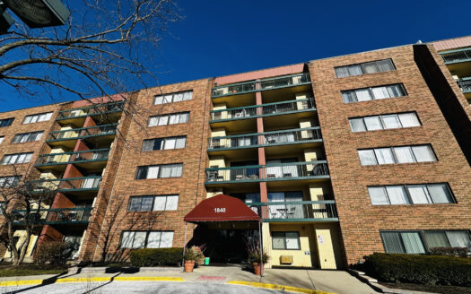 1840 Huntington Boulevard #203, Hoffman Estates, IL