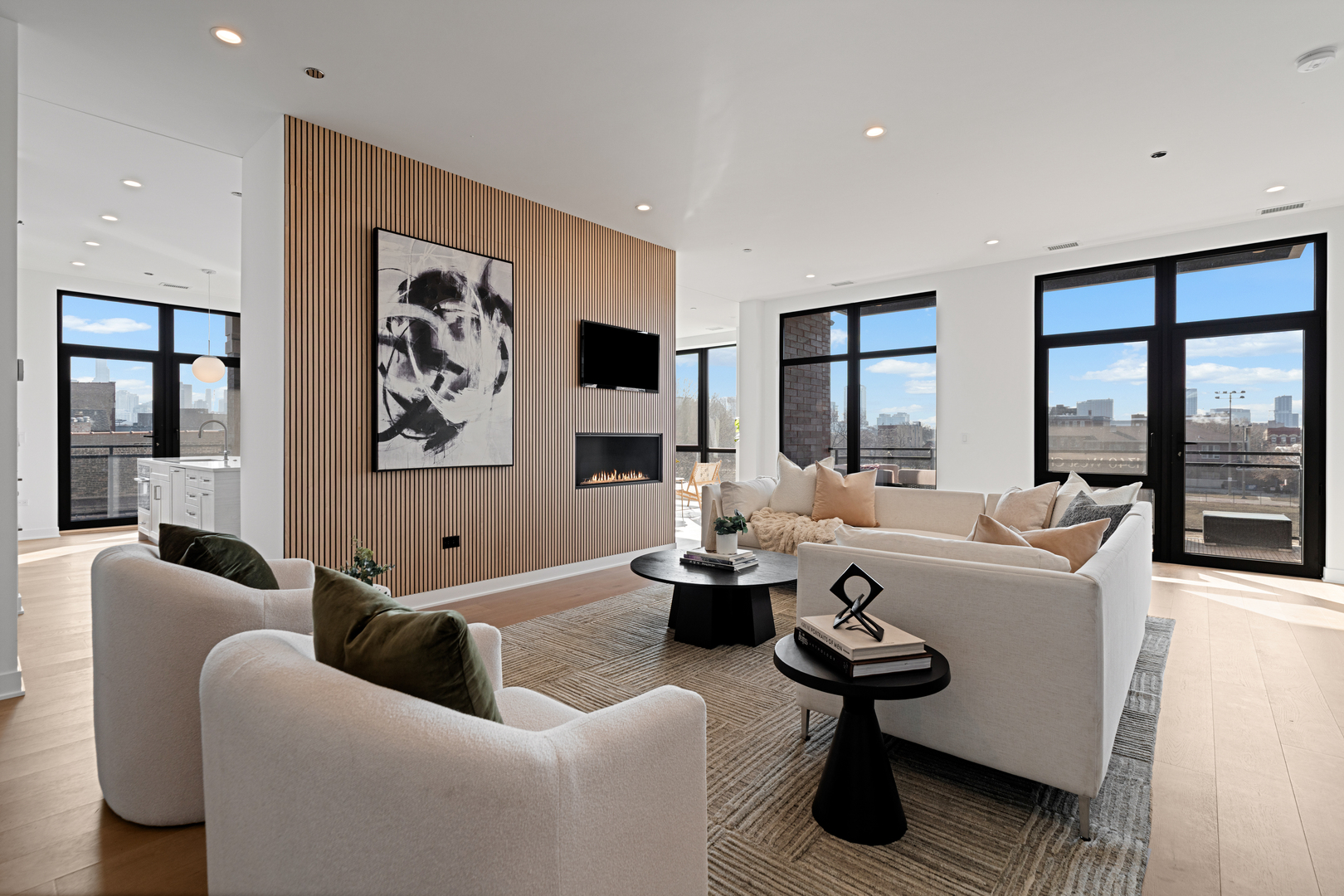 1340 W Chestnut Street #401, Chicago, IL